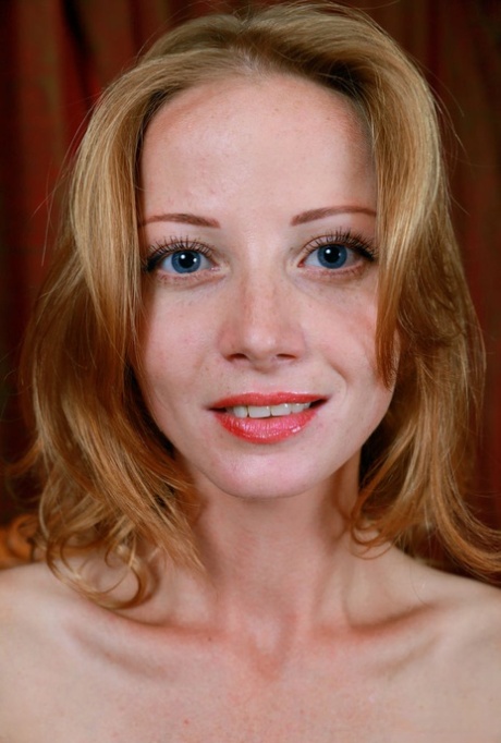 Fresh faced hot teen posing seductively to show her nice ass and bare twat 36990875